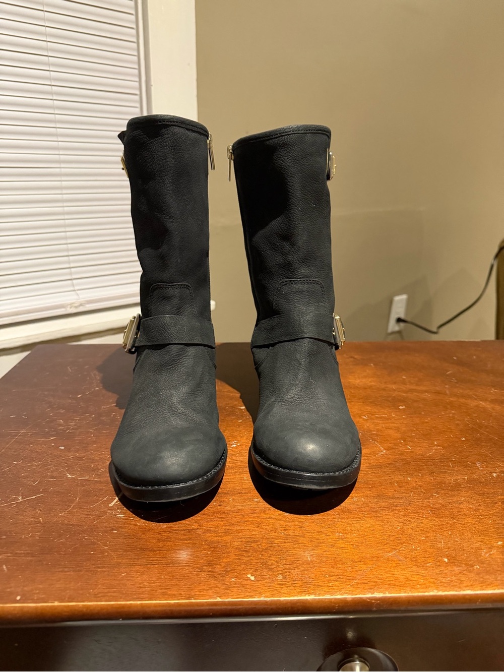 Vince Camuto “Windy” 7.5 Black Mid-Calf Buckle Moto/Riding Boots Gold Hardware - Picture 5 of 14